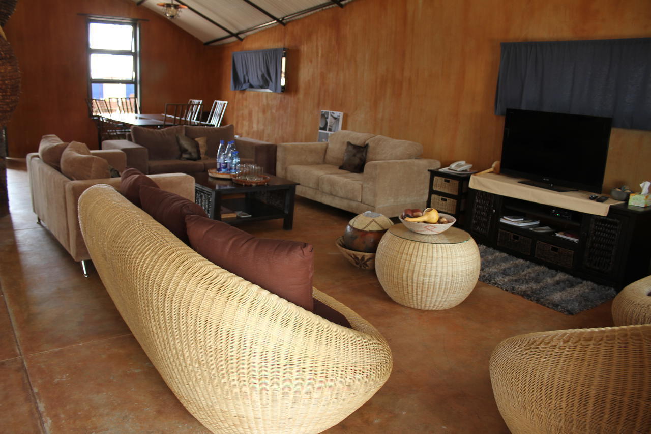 Ongula Village Homestead Lodge Omupumba Εξωτερικό φωτογραφία
